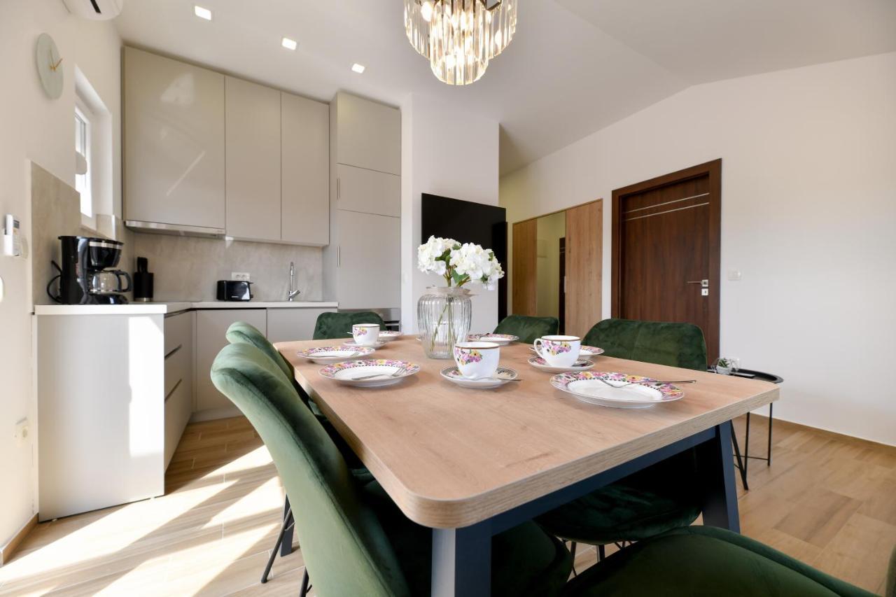 Modern Holiday Apartment "Libra" With Swimming Pool Posedarje Exterior foto