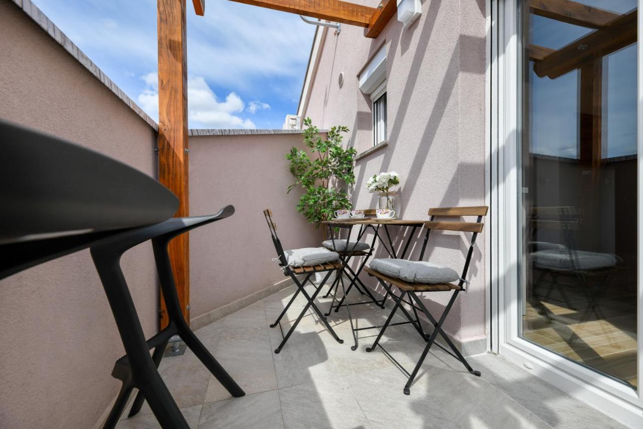 Modern Holiday Apartment "Libra" With Swimming Pool Posedarje Exterior foto