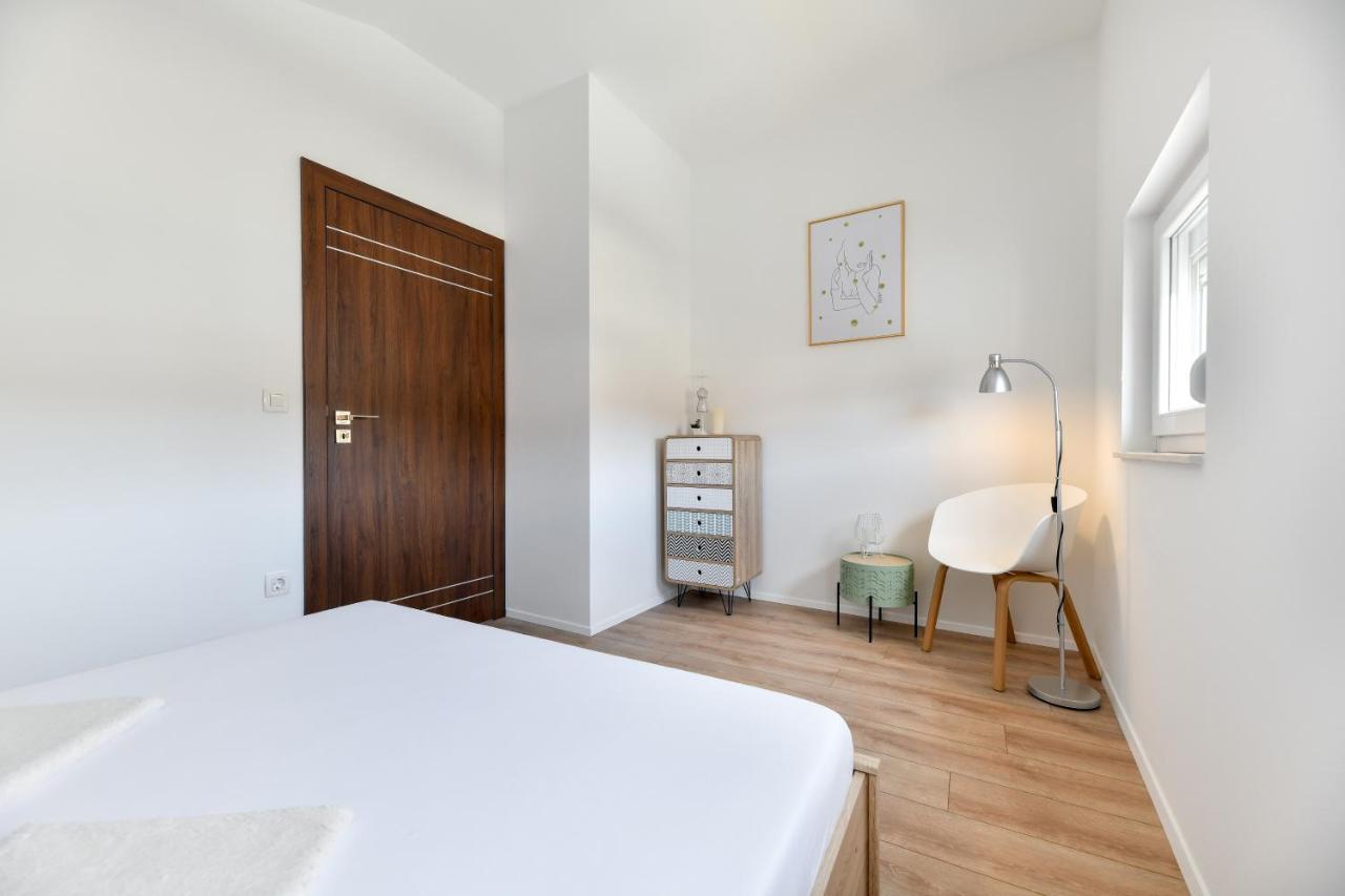 Modern Holiday Apartment "Libra" With Swimming Pool Posedarje Exterior foto